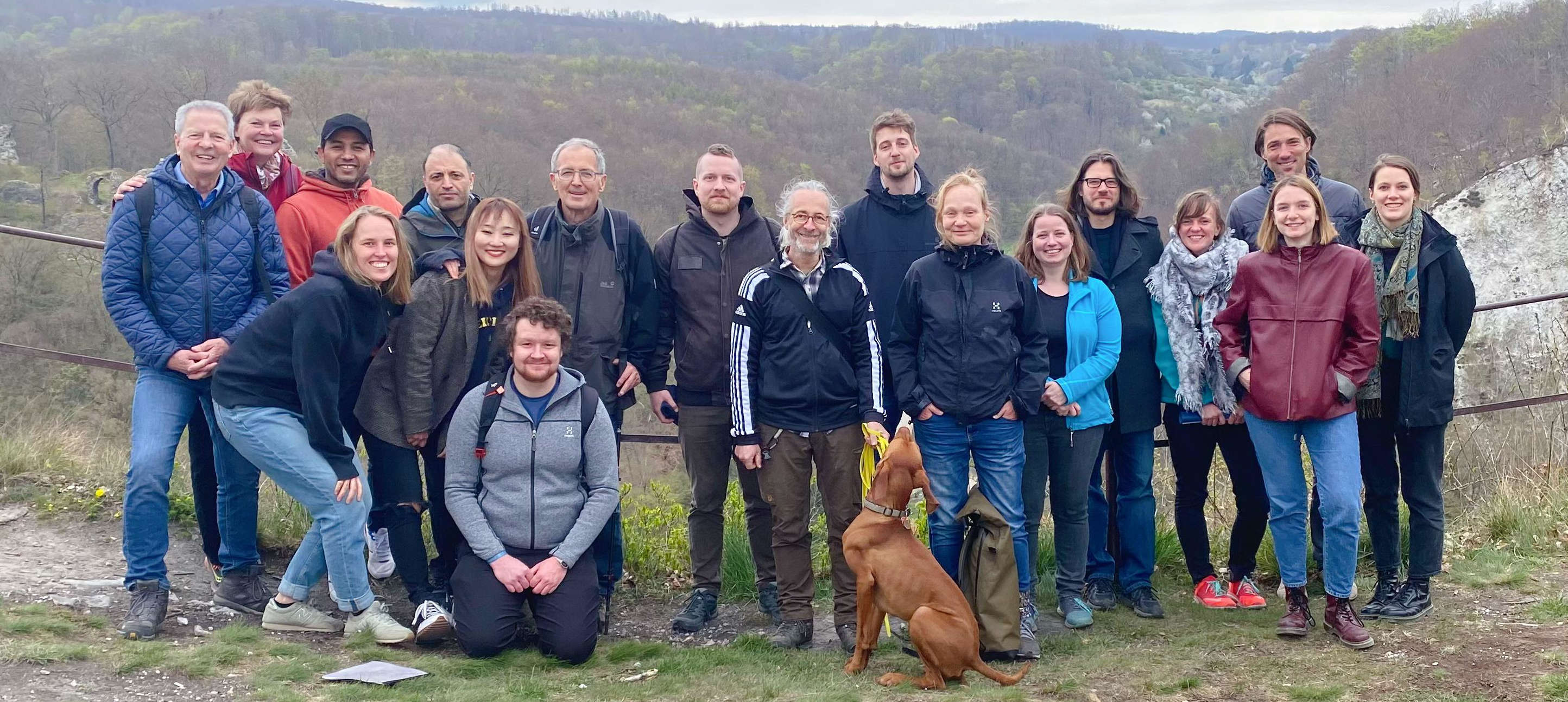 Gruppenbild_Klimageo_2022.JPG